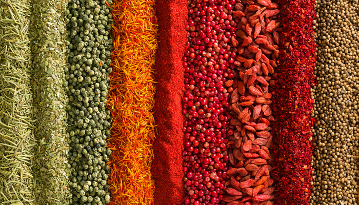 Managing the risks of contamination of spices and aromatic herbs